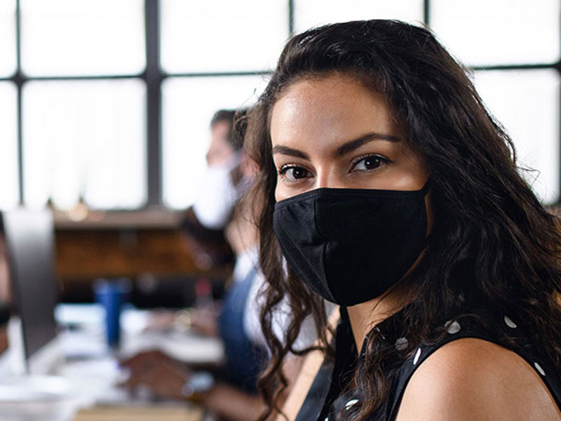 lady wore a mask